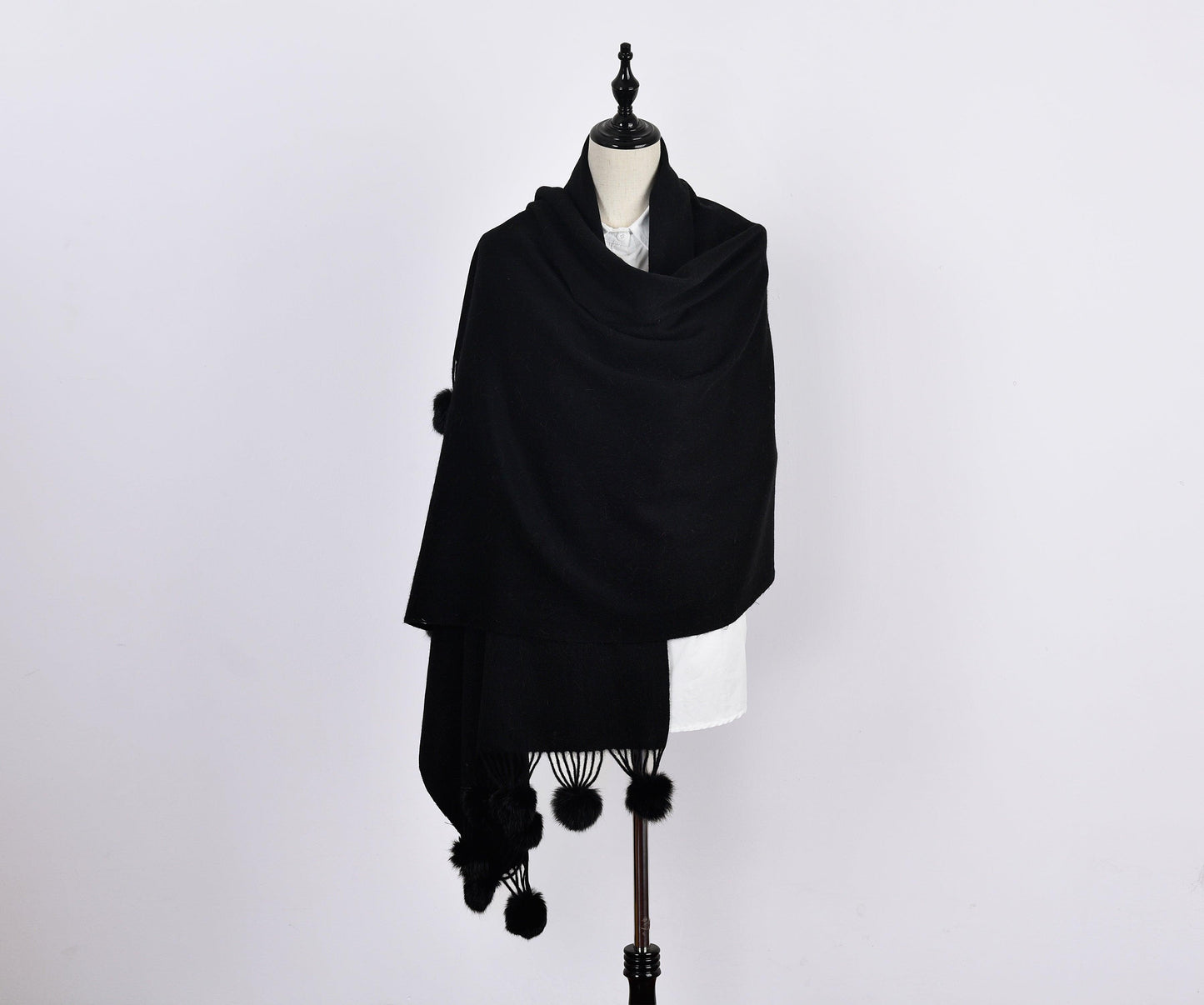 Pom Pom Scarf in Soft & Cosy Wool with Tassels